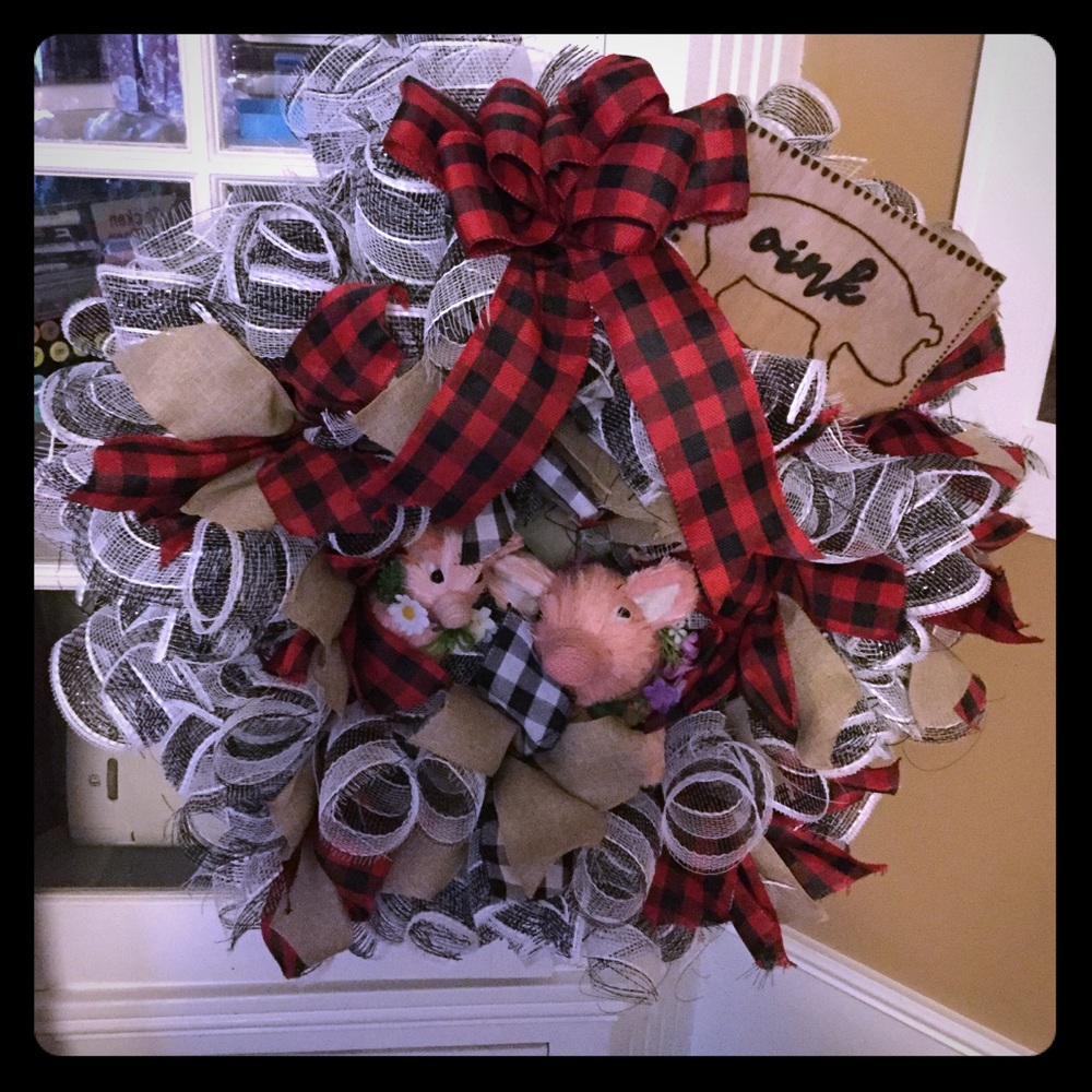 Country Pigs Deco Mesh Wreath